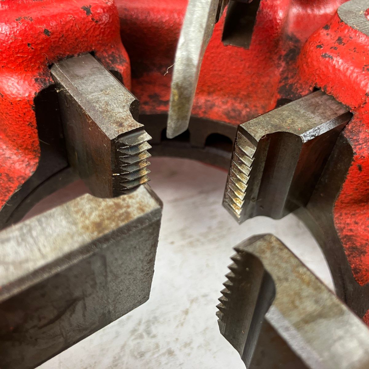 自動切上ダイヘッド チェーザ付