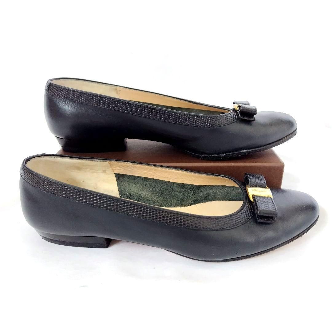 フェラガモ【Ferragamo】エナメル ヴァラ パンプス ネイビー Ferragamo【フェラガモ】ヴァラリボン ローヒール パンプス