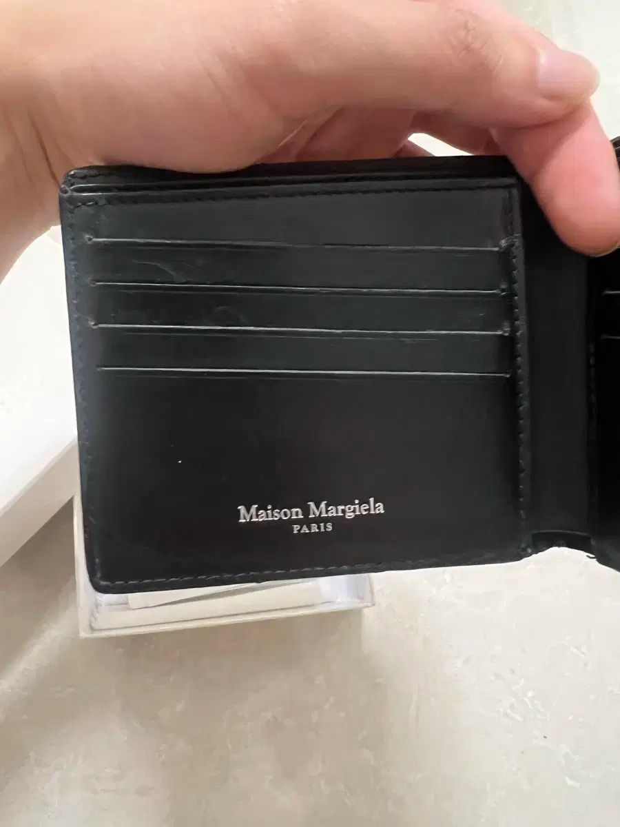 メゾンマルジェラ 二つ折り財布