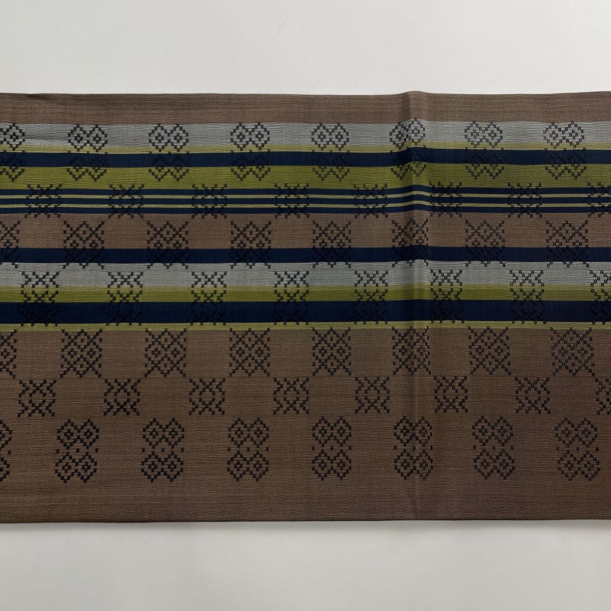 半幅帯 美品 名品 縞 幾何学 山吹茶色 正絹 中古 楽天市場】半幅帯 幾何学の通販