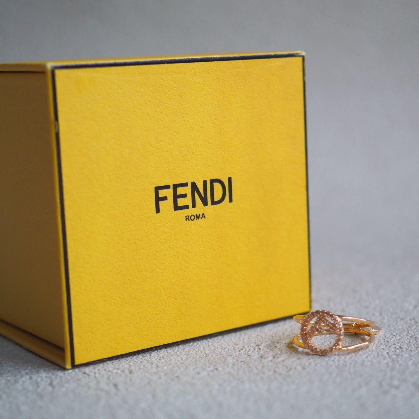 未使用美品☆ フェンディ FENDI エフイズ フェンディ F is Fendi