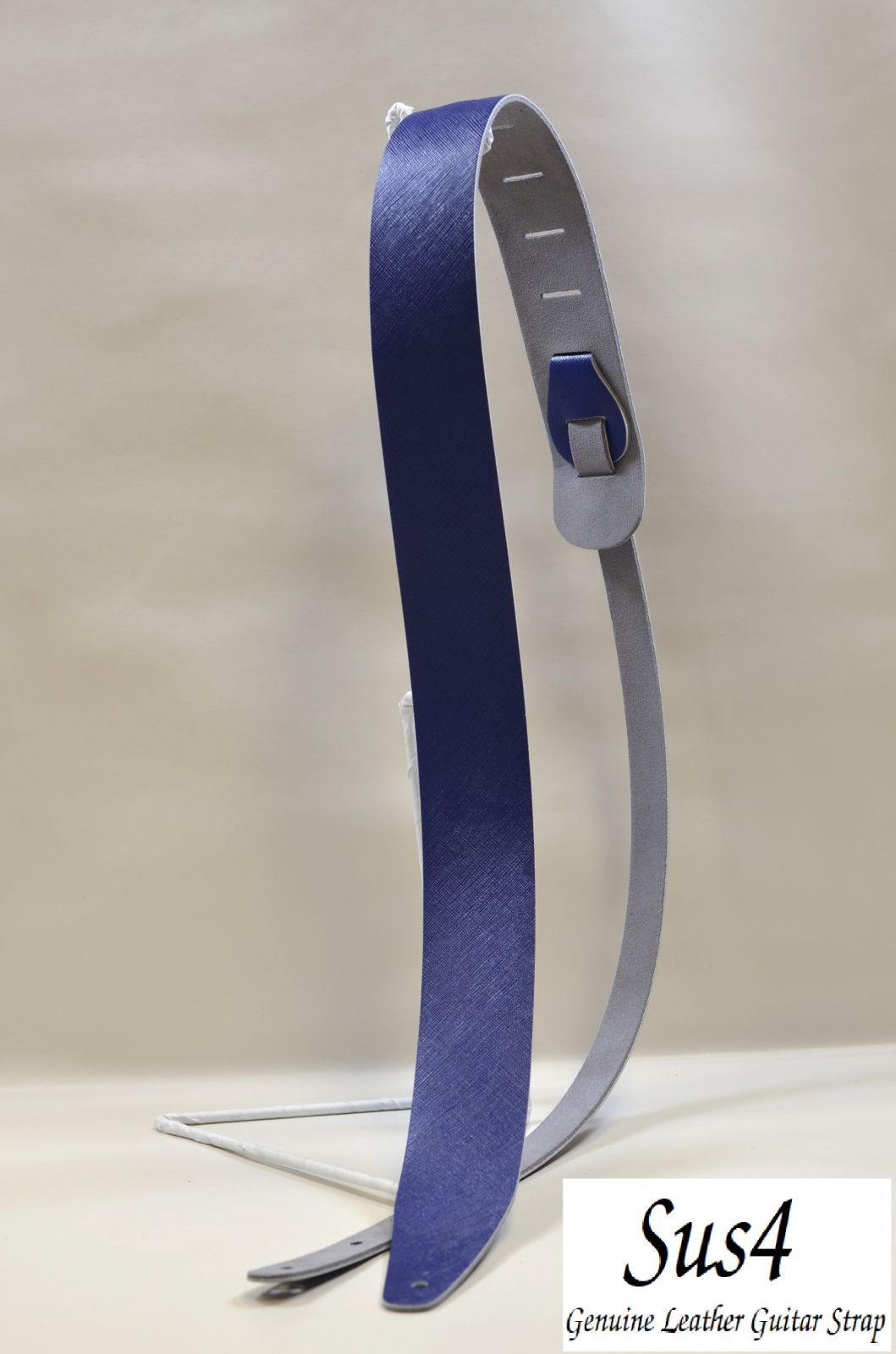 Genuine Leather Guitar Strap ハンドメイド 本革 ギターストラップ ブルー 型押加工