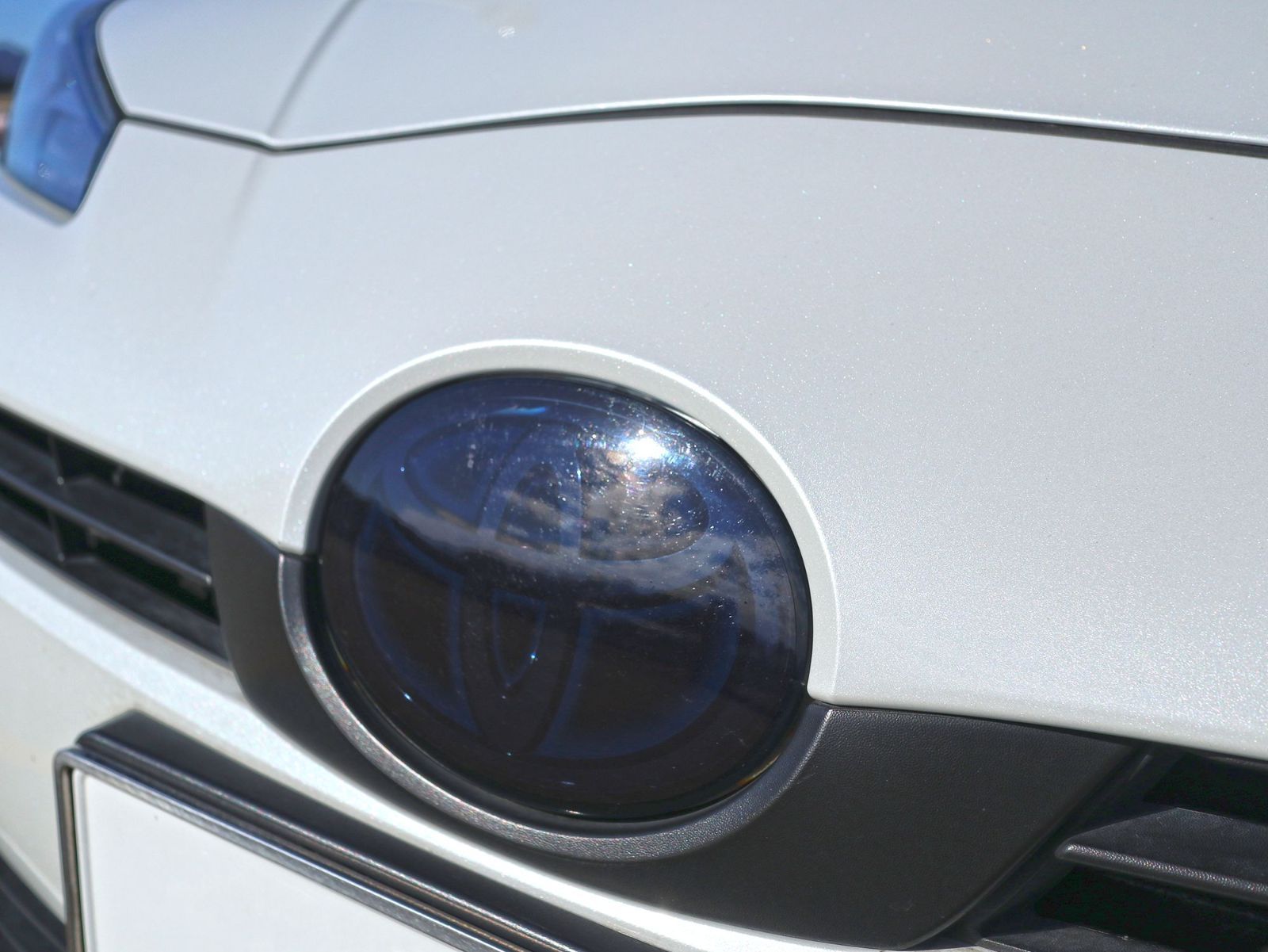 Tint+再利用Okエンブレム スモークフィルム後期プリウス50(スモーク20％)  ZVW50/ZVW51/ZVW55 vvw zvw50 zvw51