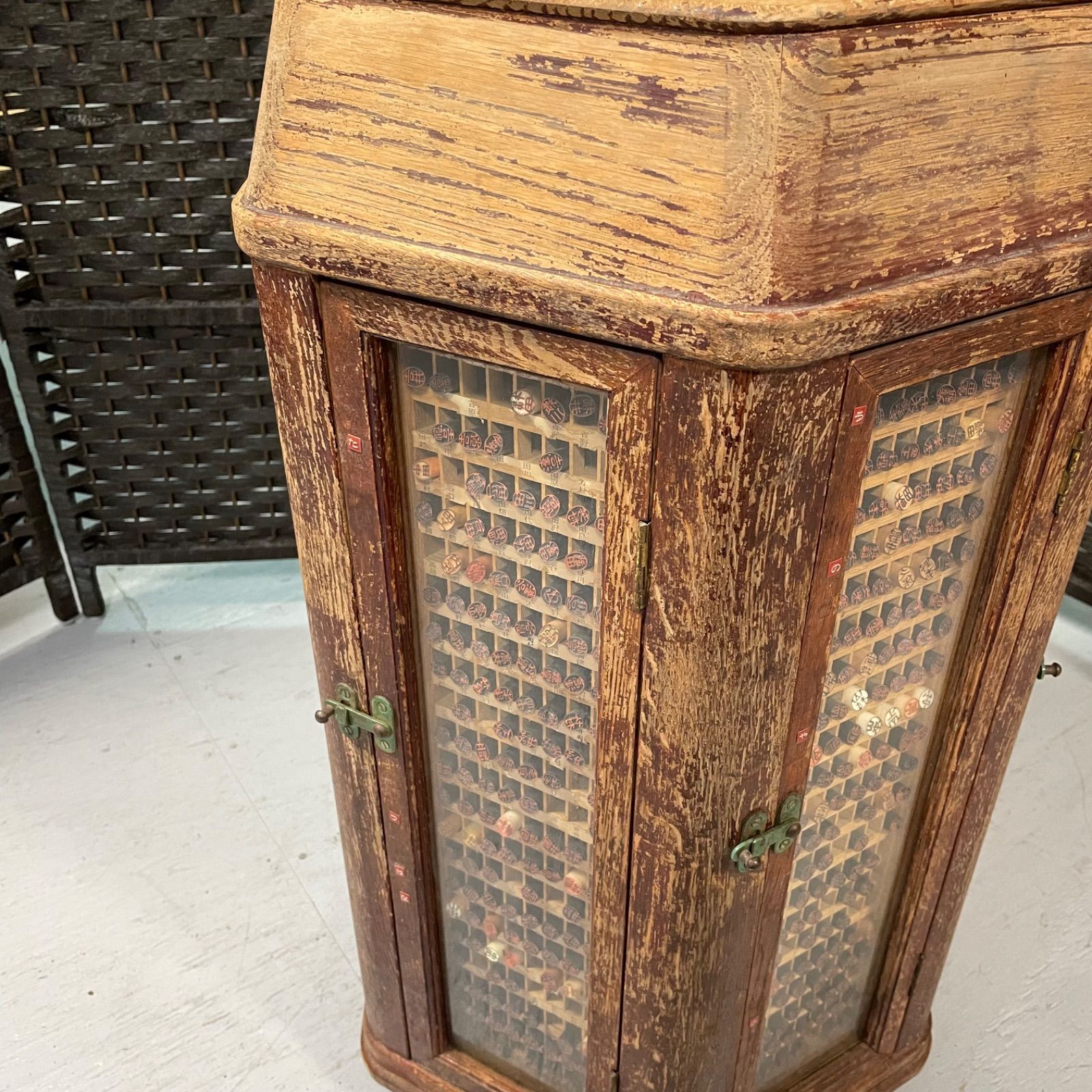 引取希望】印鑑ラック 印鑑入れ 六面印鑑タワー 回転式 古道具 ケース