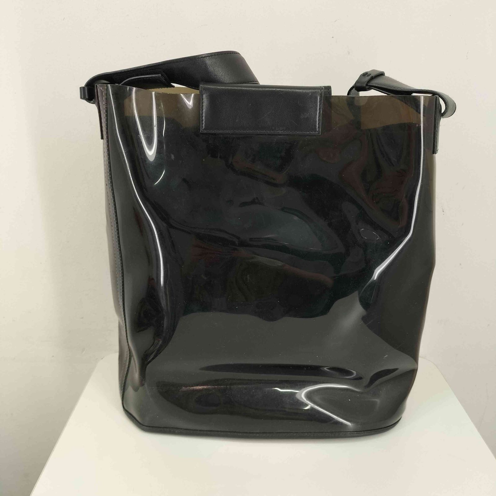フェラガモFERRAGAMO　ワンショルダーナイロンバック　ブラック　スケルトン フェラガモFERRAGAMO ワンショルダーナイロンバック ブラック