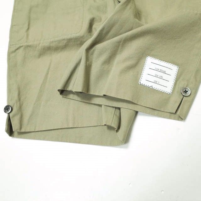 THOM BROWNE トムブラウン 日本製 シンチバックコットンツイルチノショーツ WASHED BACK STRAP SHORT IN KHAKI  COTTON TWILL MTC516AW9668 0 ベージュ ショートパンツ トリコロール g14343 - メルカリ