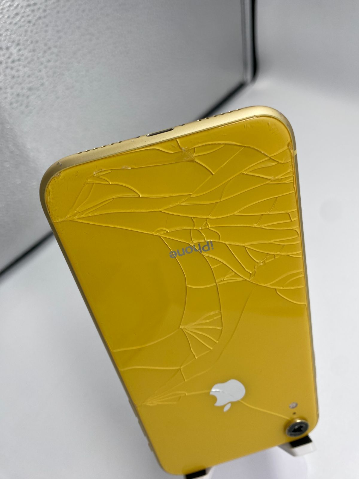 ジャンク品】ソフトバンク（SIMロック解除） iPhoneXR 128GB イエロー 