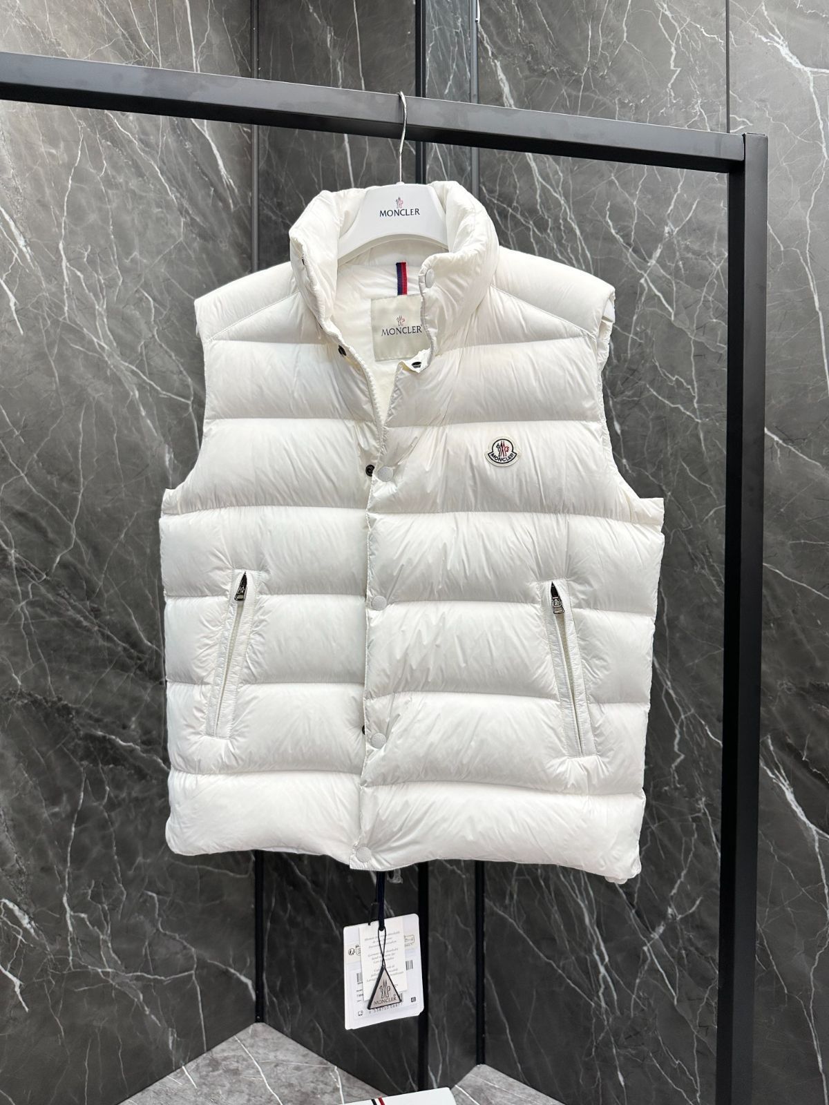 MONCLER ホワイト 140センチ 楽天市場】【MONCLER/モンクレール/CAVETTAZ GIUBBOTTO