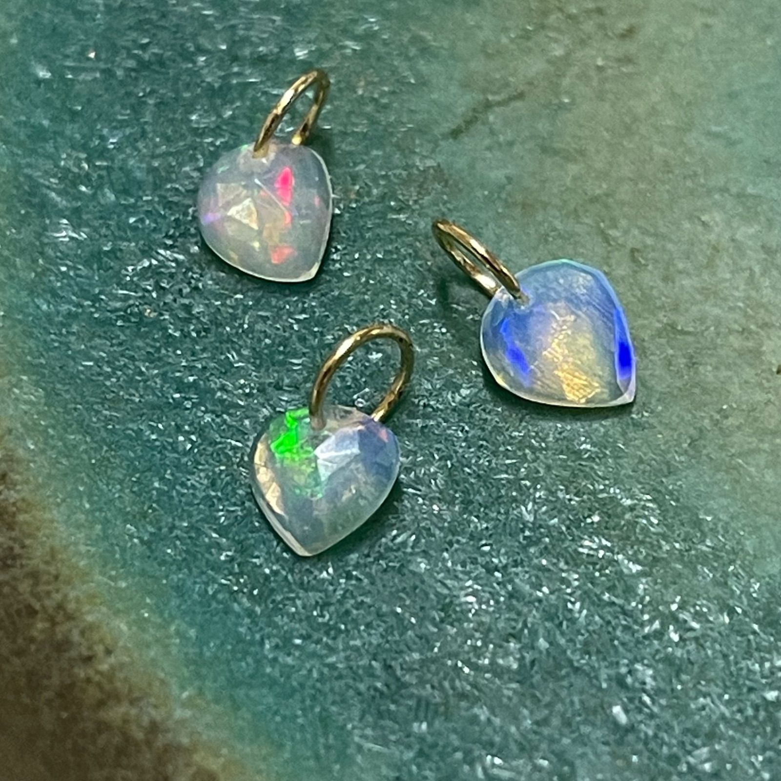 14kgf エチオピアンオパールのプチチャームセット 天然オパール - メルカリ