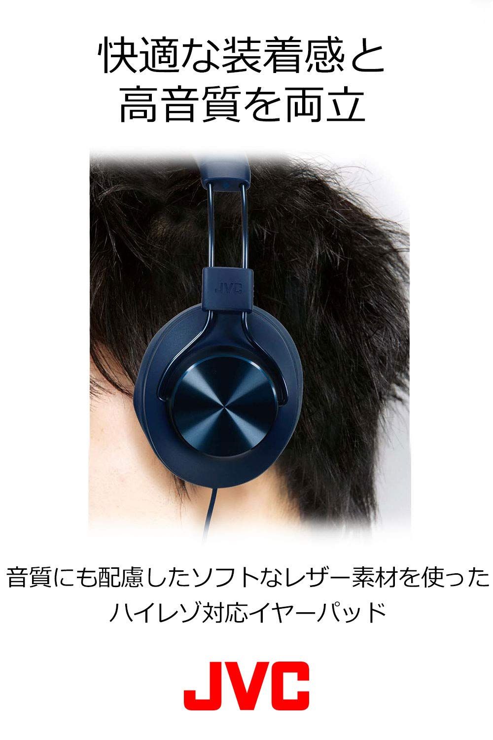グレー