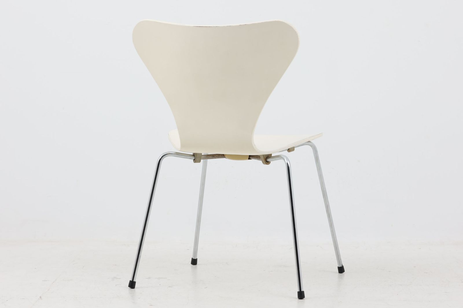 Fritz Hansen(フリッツ・ハンセン) セブンチェア ホワイト Arne