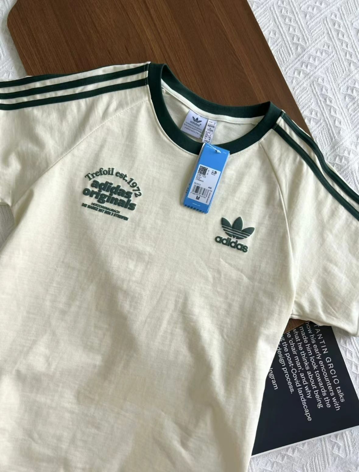 Adidas originals jennie Tシャツ 男女同型 カップルルック