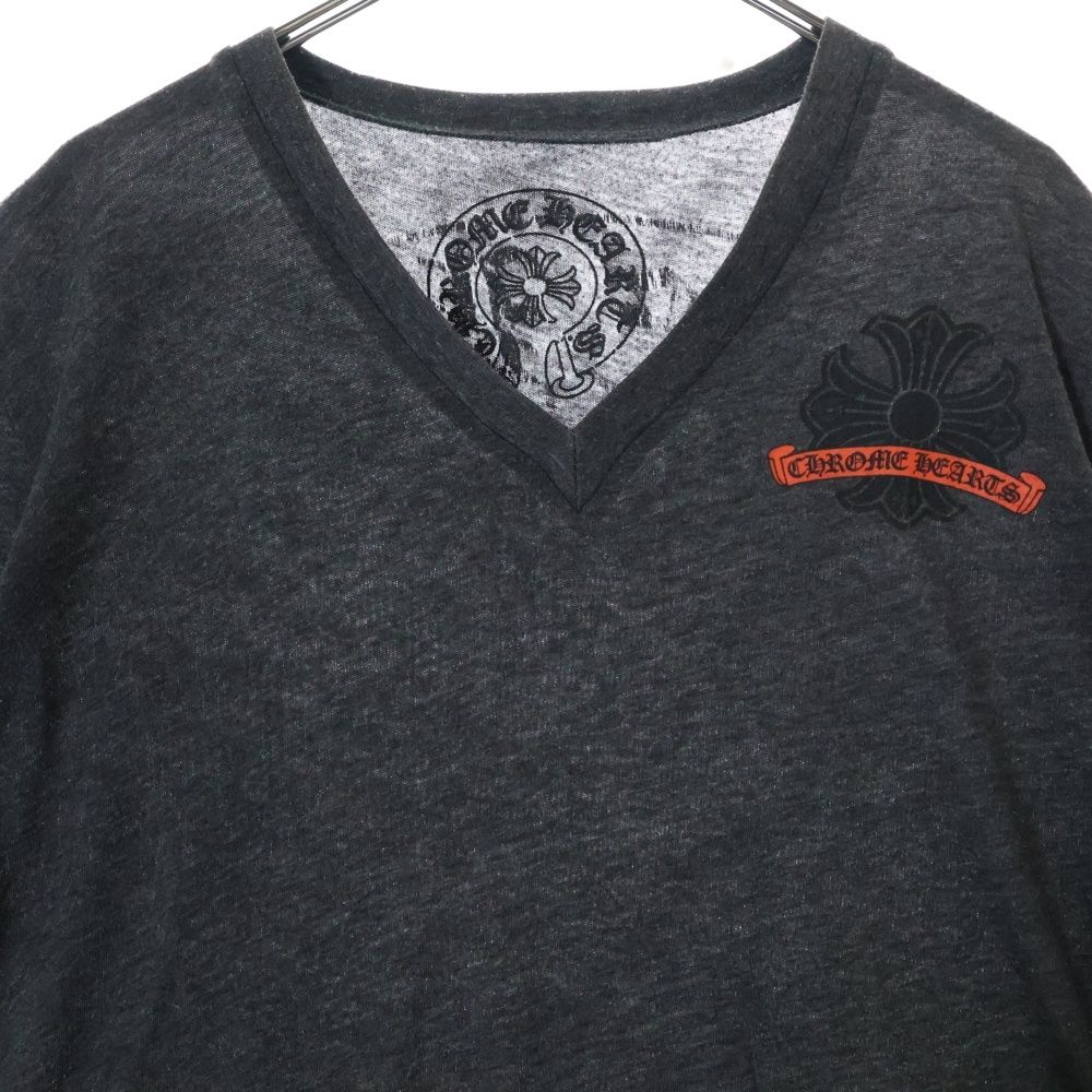 クロムハーツ スクロールラベルプリント Vネック半袖Tシャツ グレー L クロムハーツ スクロールラベルプリント Vネック半袖Tシャツ