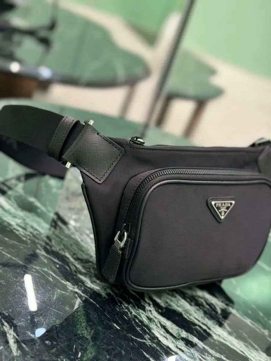 PRADA プラダ