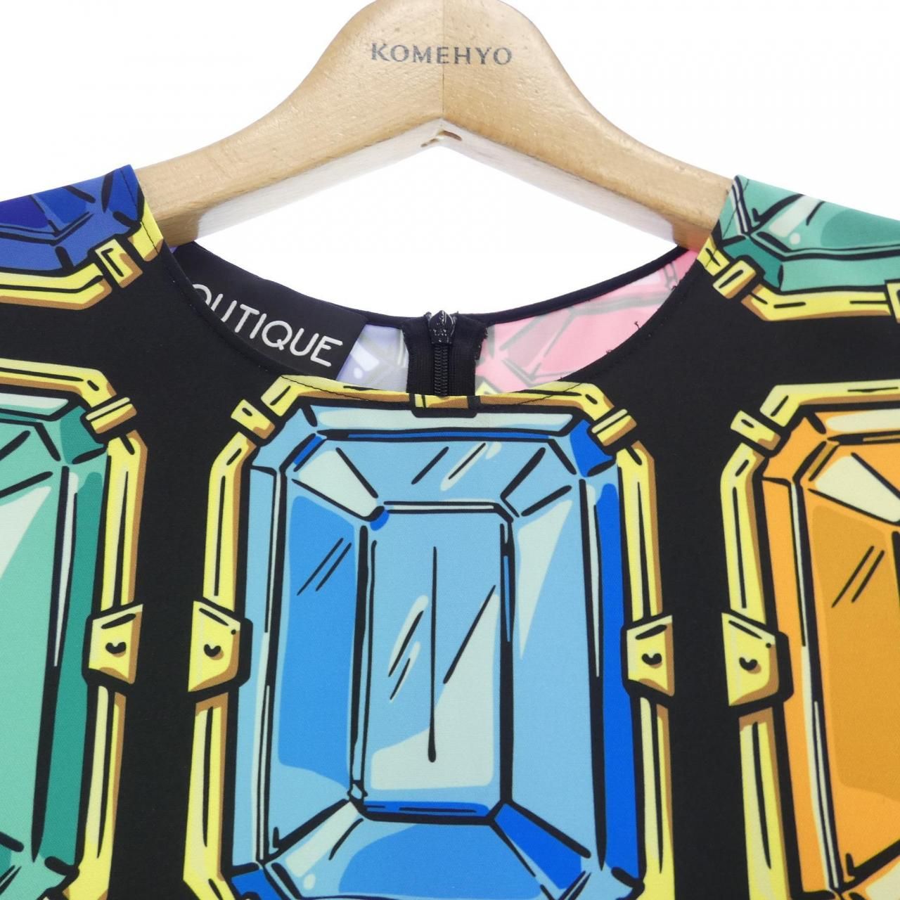 BOUTIQUE MOSCHINO