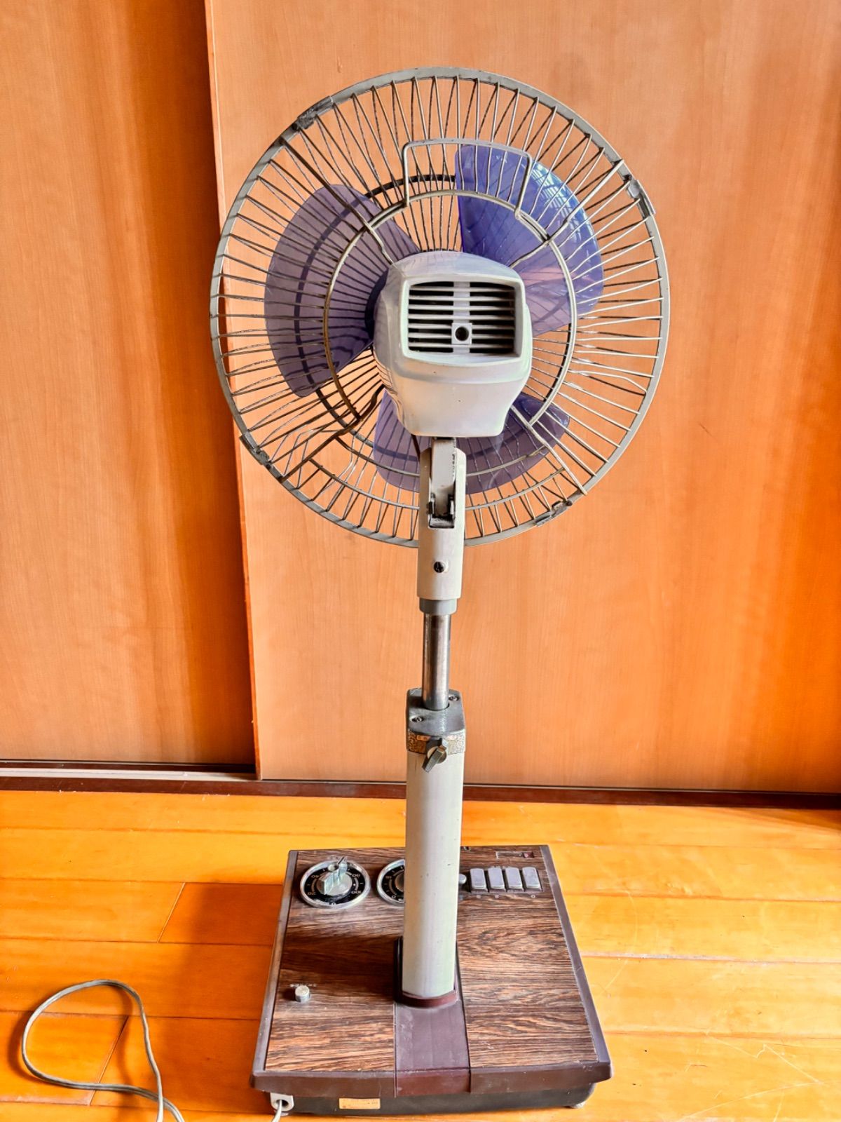 HITACHI 日立　扇風機　H-653 昭和レトロ HITACHI 日立扇風機 木目調 H-653 (扇風機)｜売買