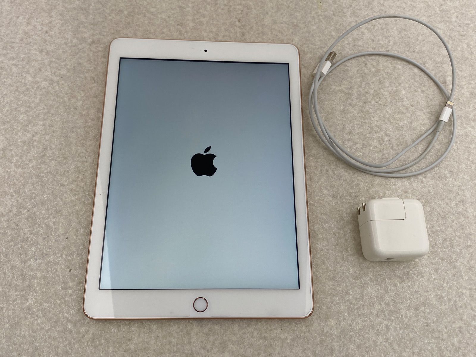 バッテリー残93% iPad 第6世代 32GB Wi-Fiモデル A1893 純正充電器付き アクティベーションロック解除済み 返金保証付き･送料無料