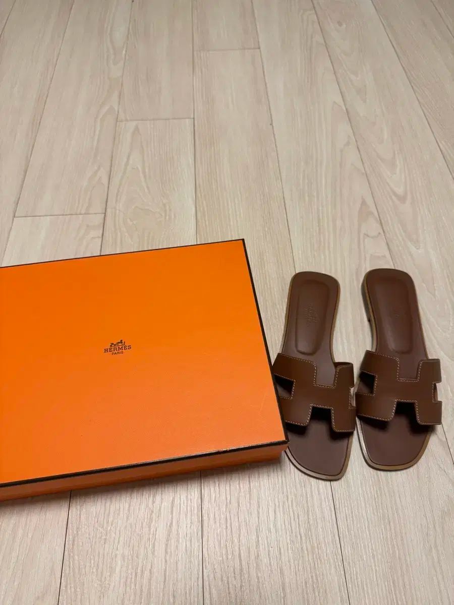 オラン サンダル