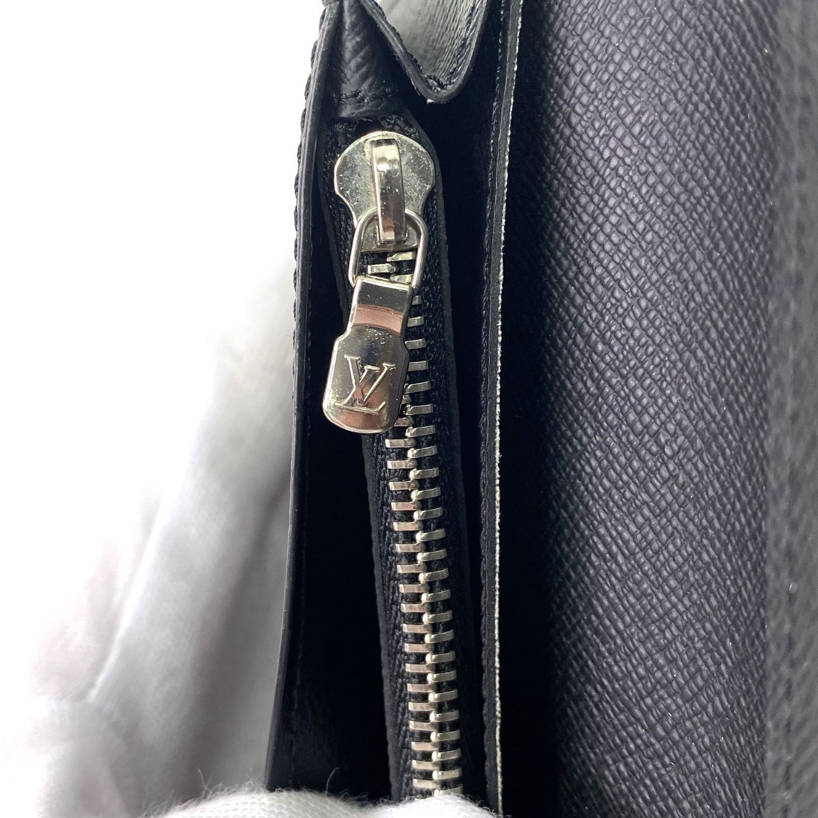【美品級】ルイ・ヴィトン（エピ）ポルトフォイユ・ルイーズ　黒　ノワール　シルバー 美品級】ルイ・ヴィトン（エピ）ポルトフォイユ・ルイーズ 黒 ノワール