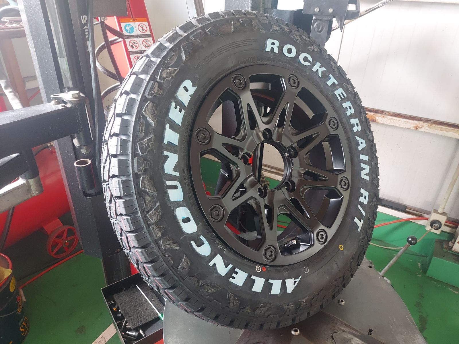 新品 訳有 限定1台 ジムニー用 タイヤホイールセット オーレンカウンター R/T 185/85R16 ホワイトレター