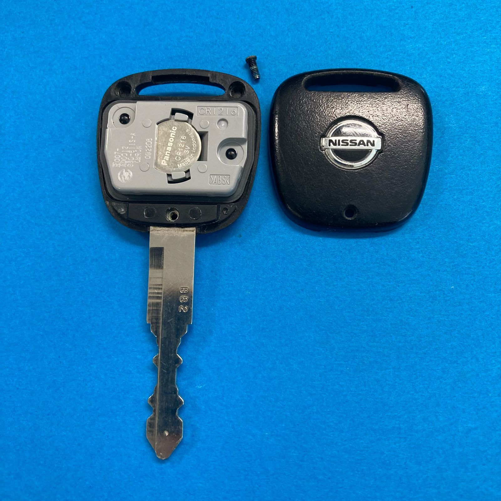 日産 NV100クリッパー DR17V キーレス 鍵 灰色基盤 1つボタン 007-AD0012 F30 