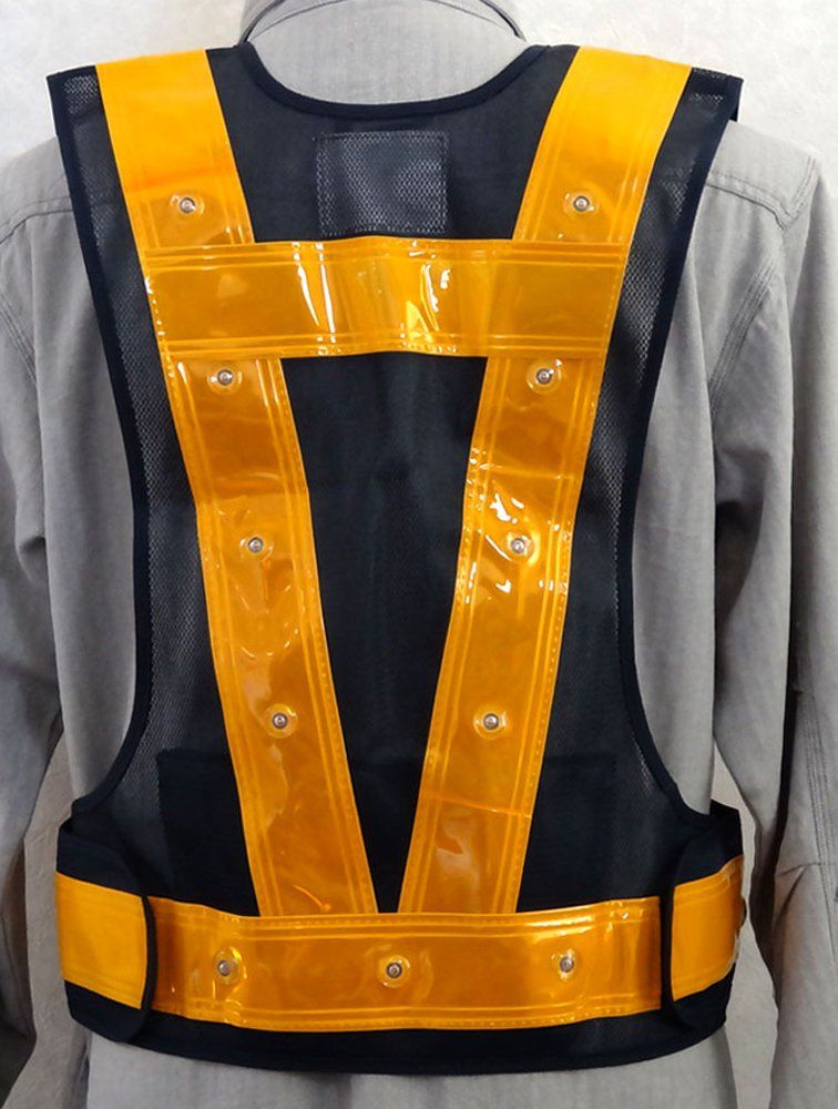 LED付き多機能ベスト 光るんです!