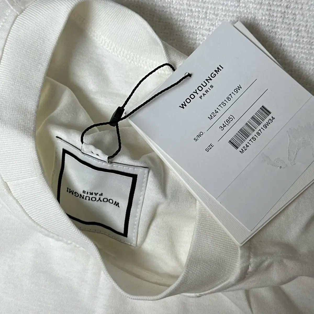 唯一無二 ウー ヨンミ レディース 白 クロップド 長袖 Tシャツ