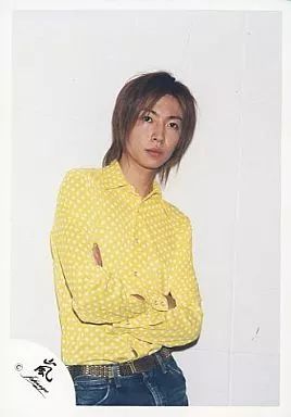 中古】生写真(ジャニーズ) 嵐/相葉雅紀/上半身・衣装黄色・水玉柄