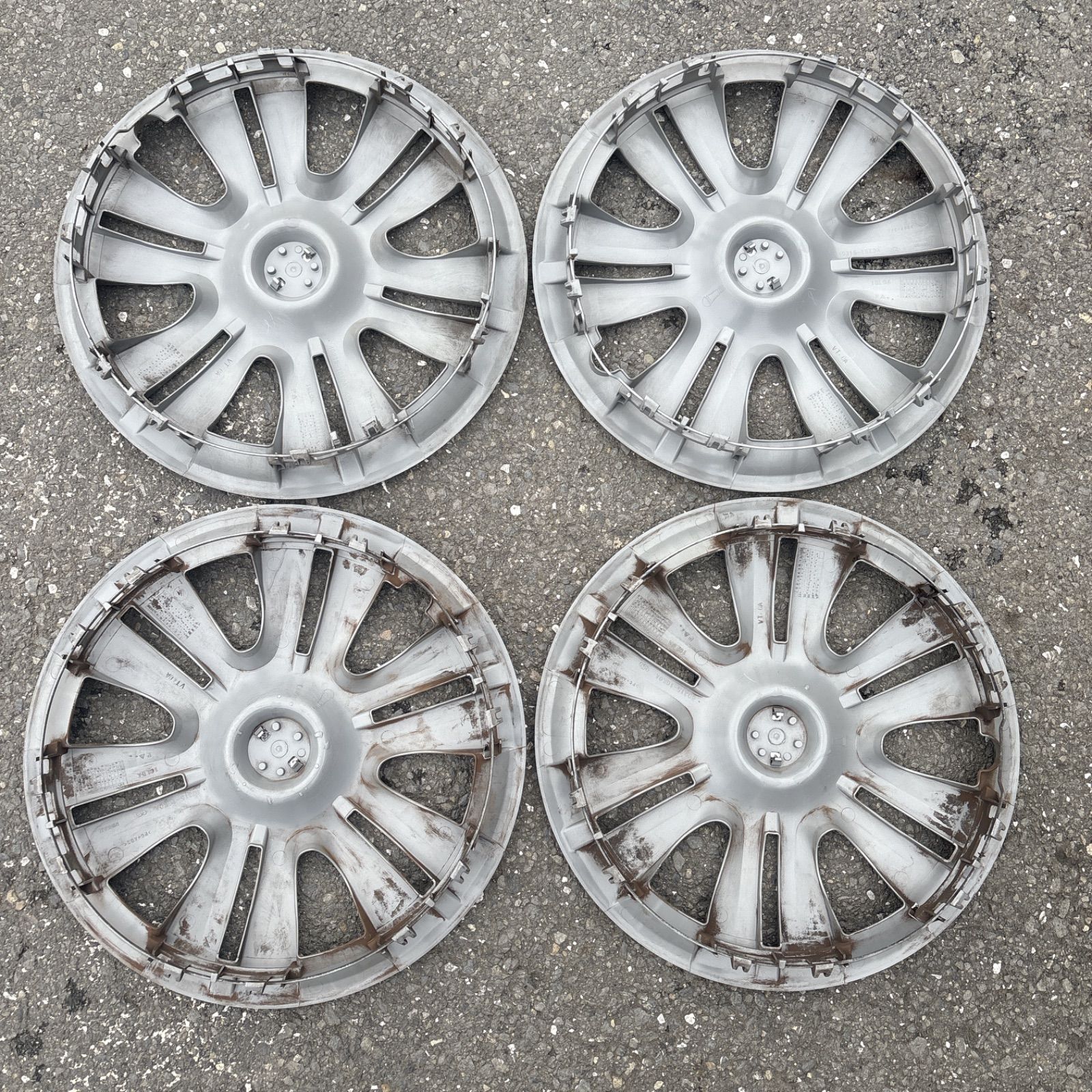 最終値下げ【送料無料】日産 NV350 キャラバン 純正ホイールキャップ