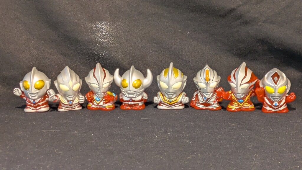 バンダイ ウルトラマン オフィシャルショップ 指人形 レッドクリアver. 8種