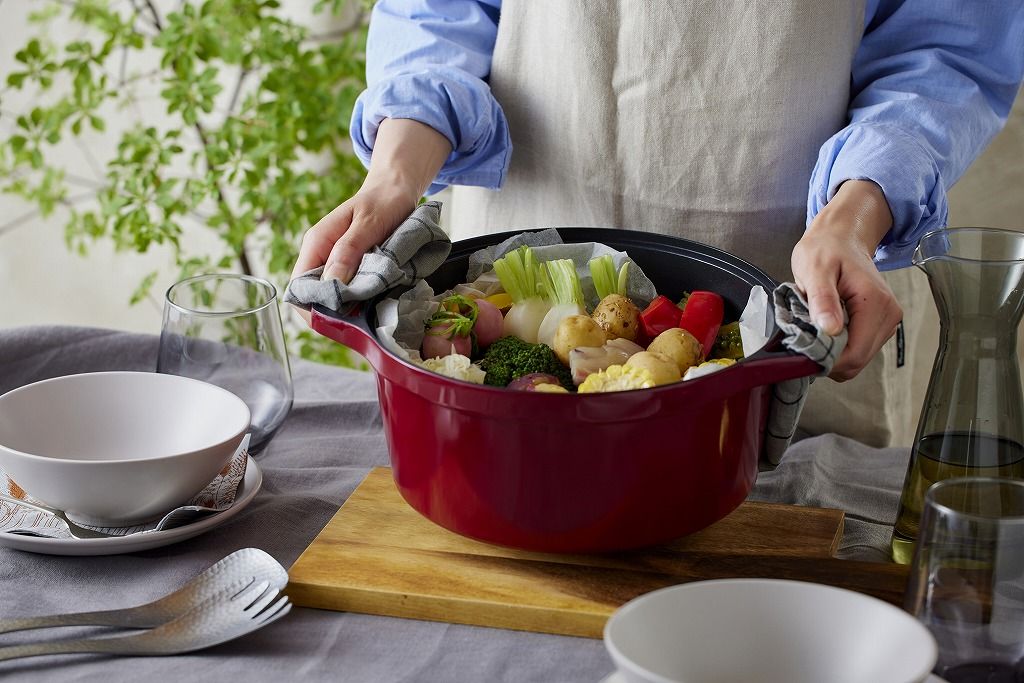 アイリスオーヤマ お誕生日ギフトに 鍋 無加水鍋 IH ガス火対応 26 COTOCO 1台6役 ビーツレッド H100476F IRIS OHYAMA