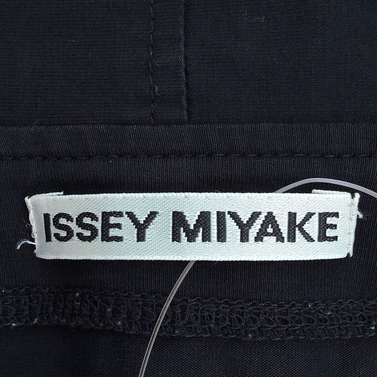 ISSEY MIYAKE イッセイミヤケ 長袖 サイズ 2 IM23FJ009 ISSEYMIYAKE(イッセイミヤケ) カーディガン サイズ2 M