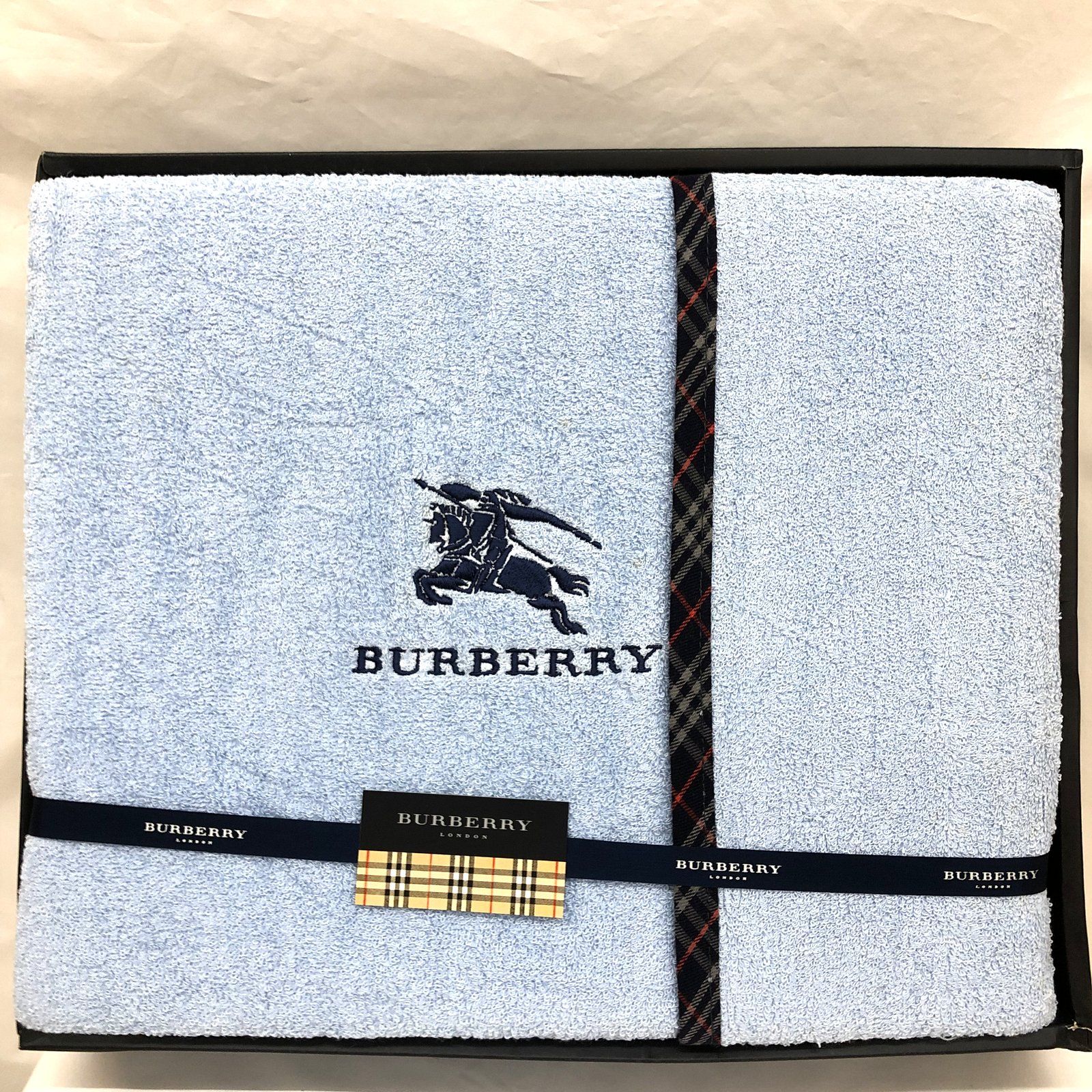バーバリー BURBERRY タオルシーツ 薄いシミがあります。