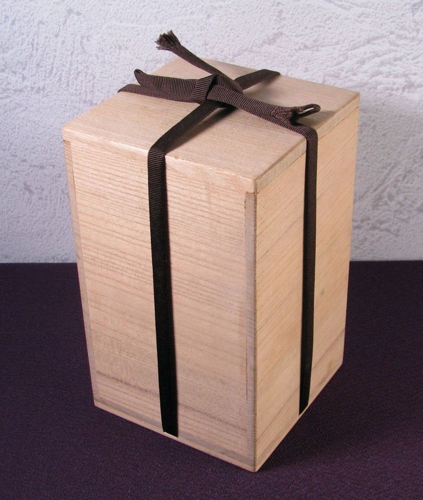 色絵吹墨牡丹文花瓶