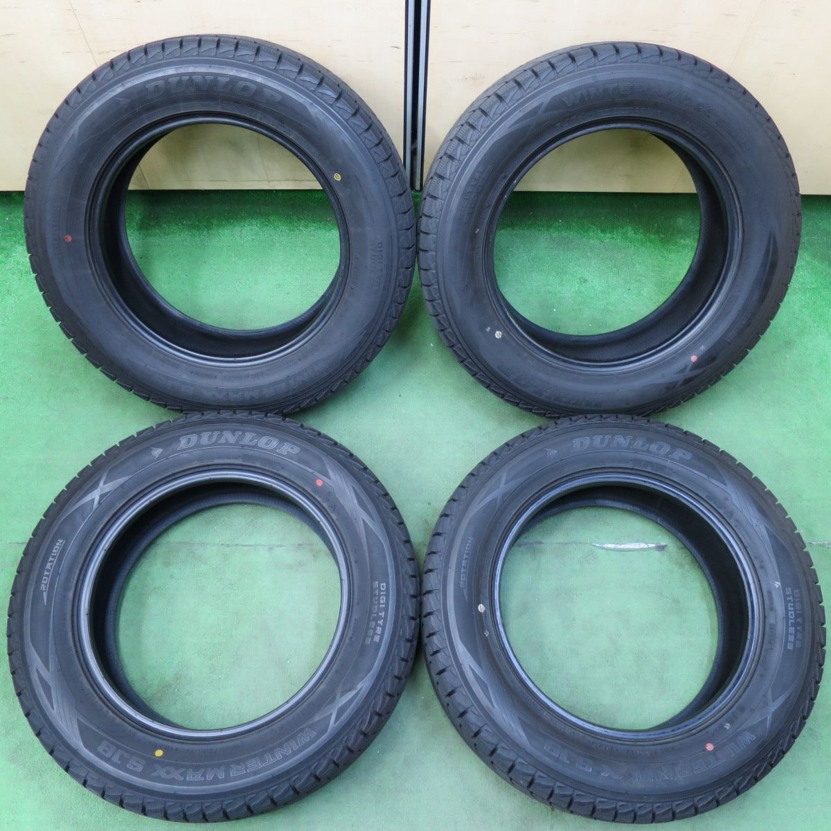 【美品！】225/65R17 スタッドレス【バリ溝】 DUNLOP 【バリ溝】ダンロップ ウィンターマックス SJ8 225/65R17
