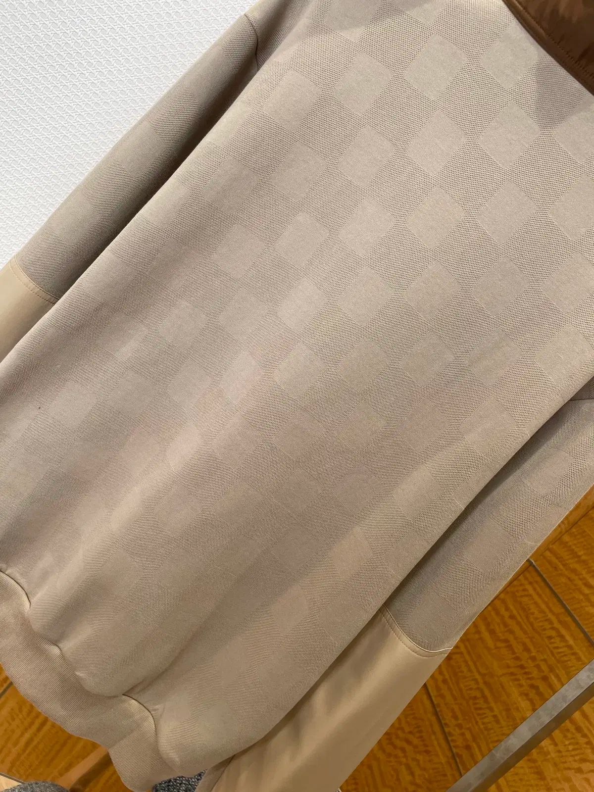 ⭐️LOUIS VUITTON⭐️未使用品(試着のみ) Louis Vuitton(ルイヴィトン) ユニセックス カジュアル ロゴ
