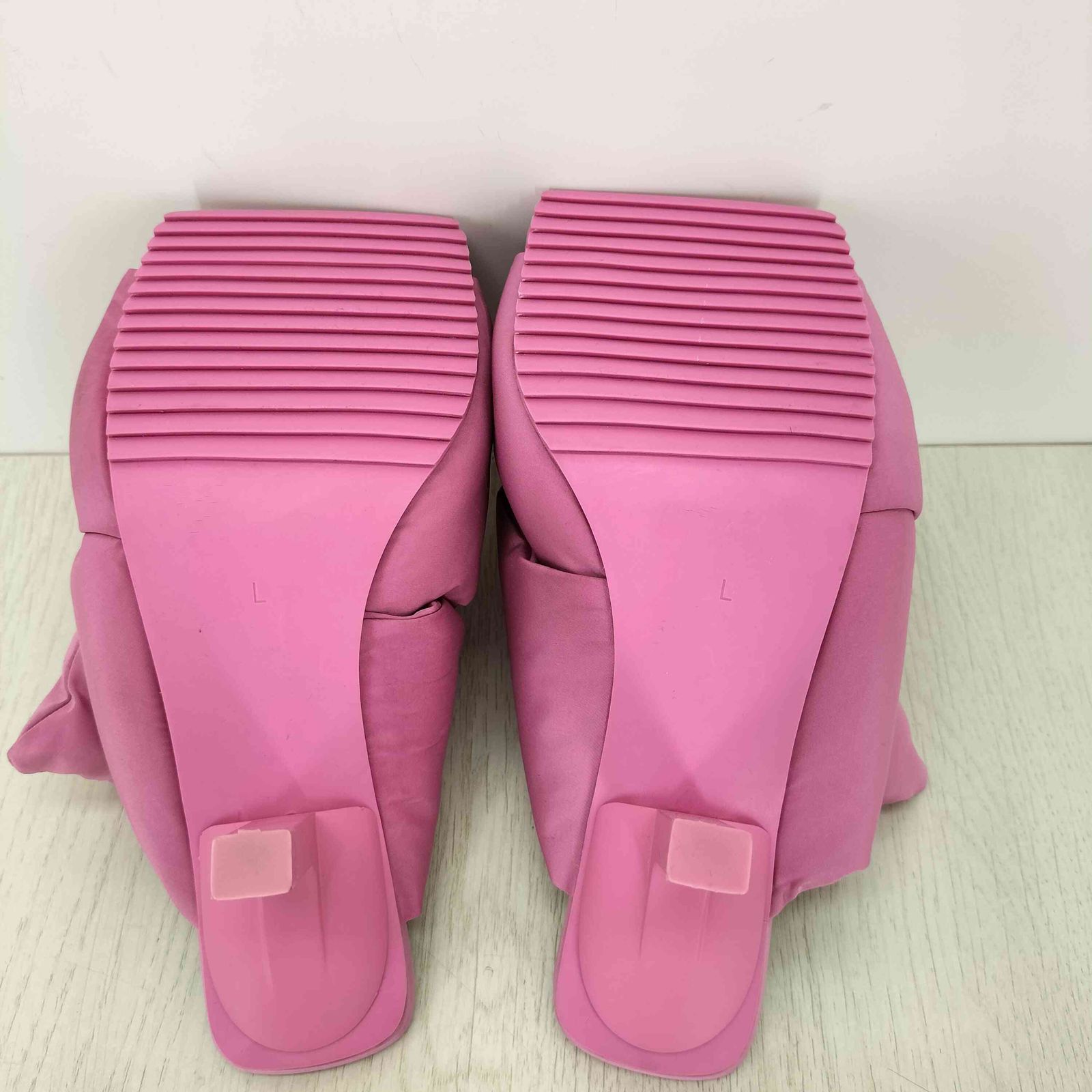 靴 YELLO pink flash sandals イエロー YELLO PINK FLASH SANDALS レディース JPN：L - メルカリ