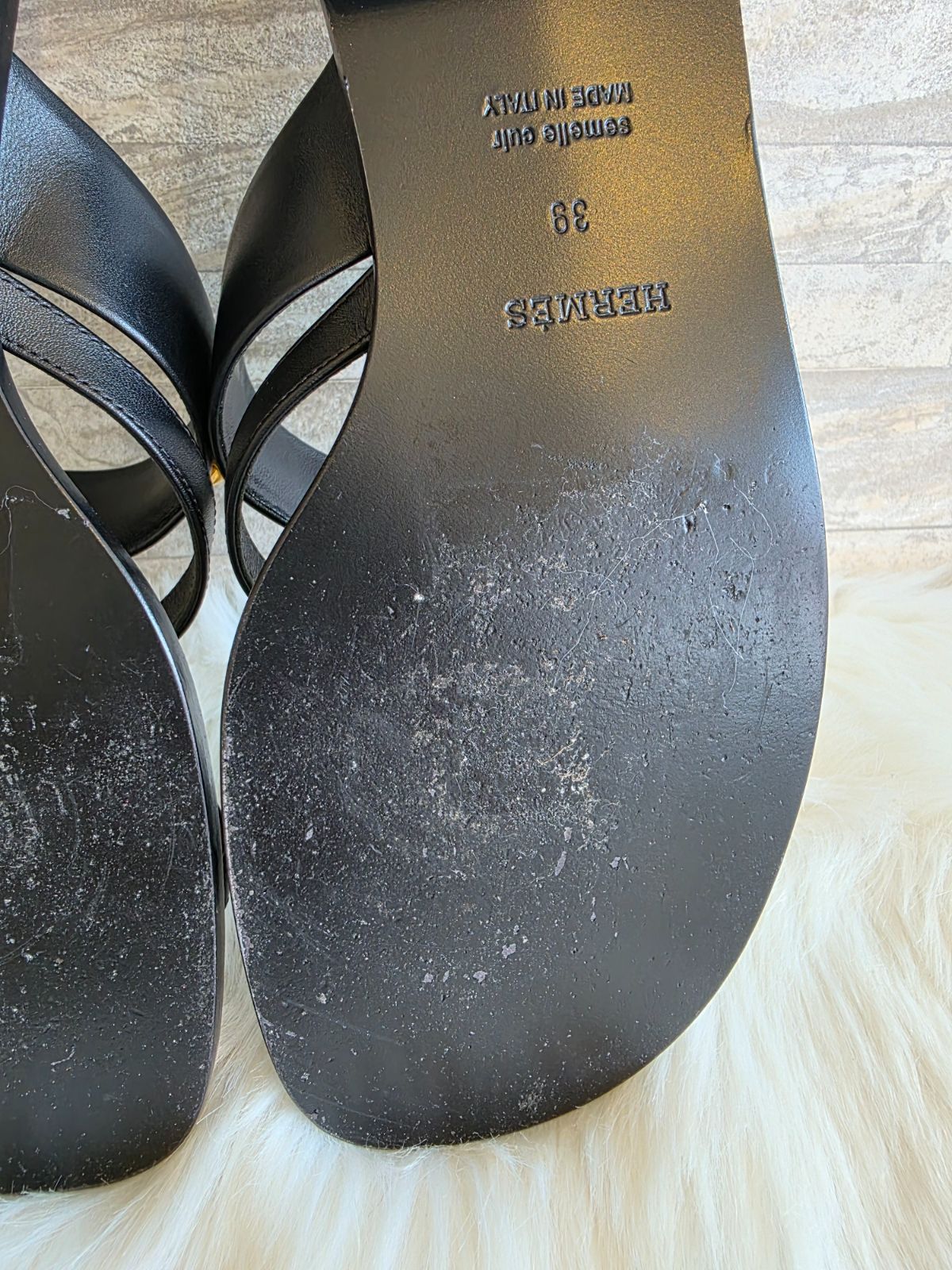 エルメス　CLAIRE クレア レザー フラット サンダル ブラック×ゴールド ☆美品 23SS【HERMES/エルメス】 CLAIRE クレア レザー 本革