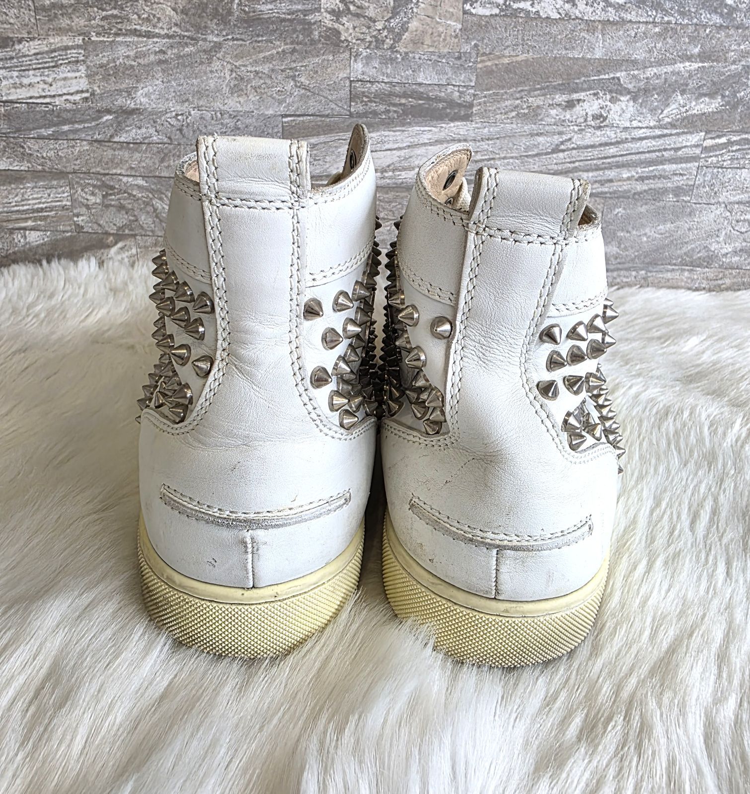 ルブタン*ChristianLouboutinフラットシューズスタッズシルバー靴 美品] ルブタン ハイカット スニーカー スタッズ シルバー 44