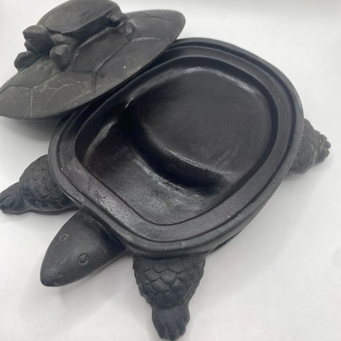 骨董品 書道 亀 硯 すずり 美術品 アンティーク コレクション レトロ ヴィンテージ ビンテージ 書 習字 昭和レトロ 黒 亀親子 アート 甲羅 コレクター 収集 墨汁 骨董品 インテリア 中国 日本 おしゃれ