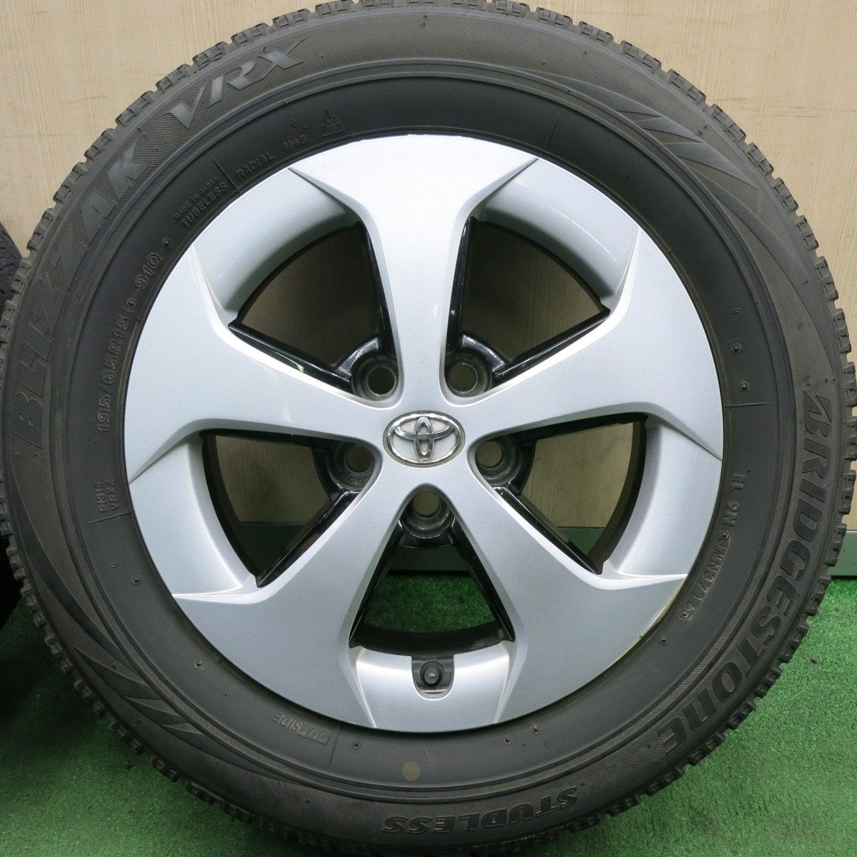 送料無料* 4本価格☆トヨタ 30系 プリウス 純正 195/65R15 
