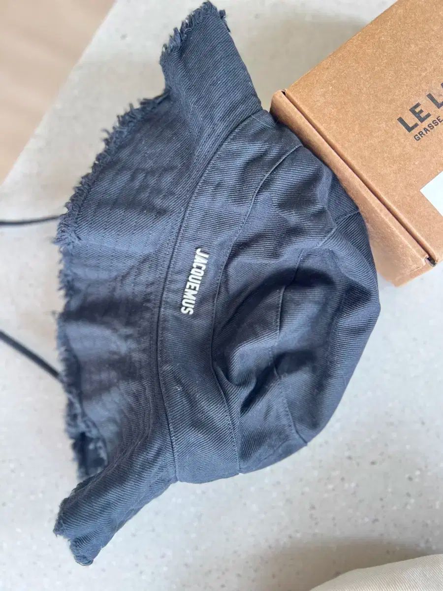 Jacquemus（ジャックムス) バケットハット クリームを購入