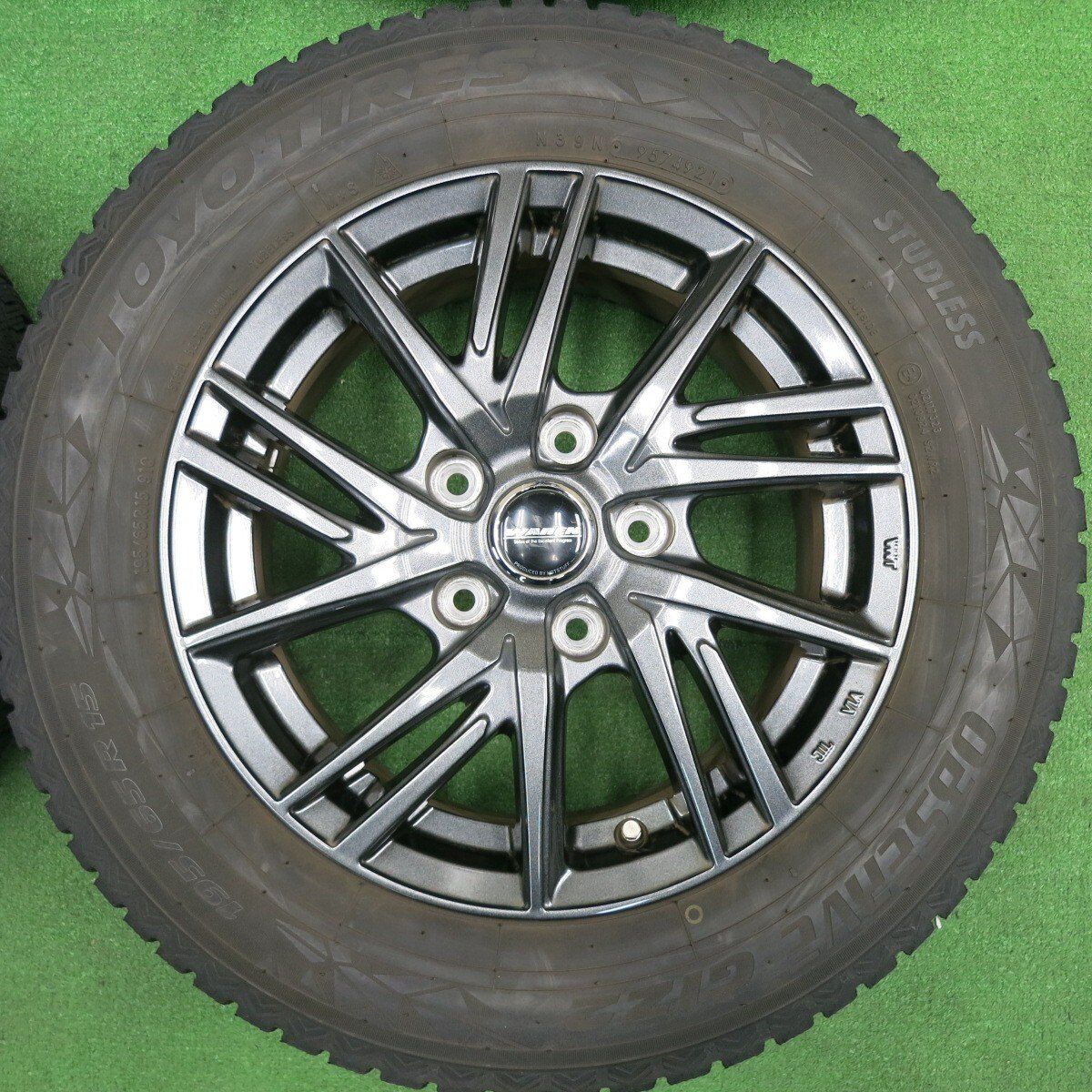 バリ溝！21年！キレイ！8.5分☆スタッドレス 195/65R15 トーヨー 