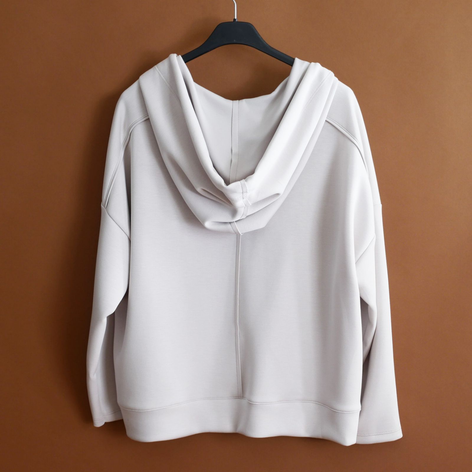 美しいマットな風合い イタリア製パーカー