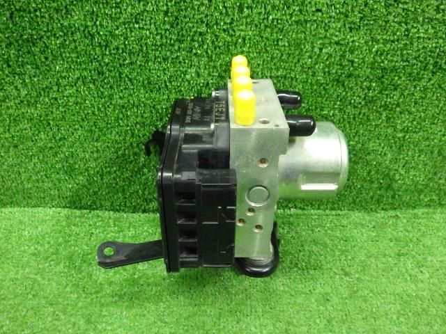 フィット DBA-GK4 ABSアクチュエーター ステー付 57110-T5E-J12 9148