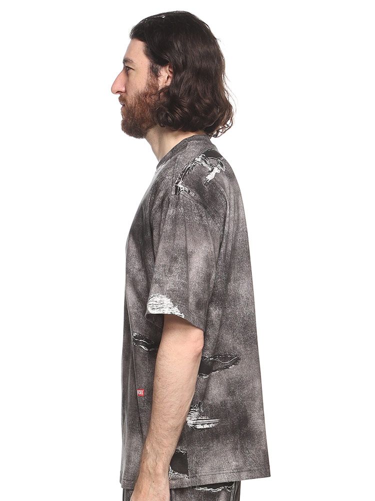 DIESEL (ディーゼル) トロンプルイユ 総柄プリント クルーネック