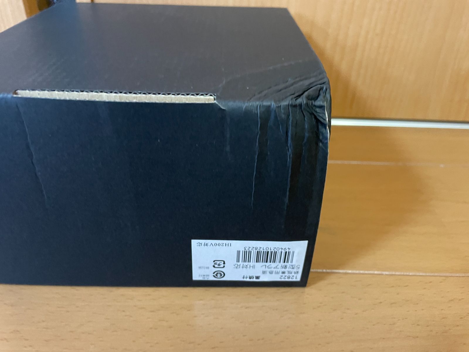 商品 外箱潰れ 岩鋳 Iwachu 南部鉄器 鉄瓶兼用急須 5型新アラレ 0 65 L IH対応 黒焼付 12822 直火 IH 鉄瓶 鉄器急須 伝統工芸