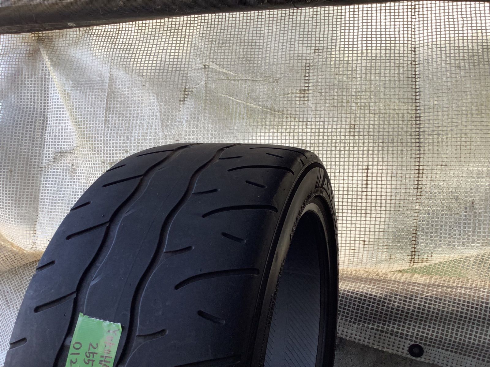 アドバンネオバ AD09 255/40R17 中古2本 255⁄40R17 AD09 ADVAN 0 2本