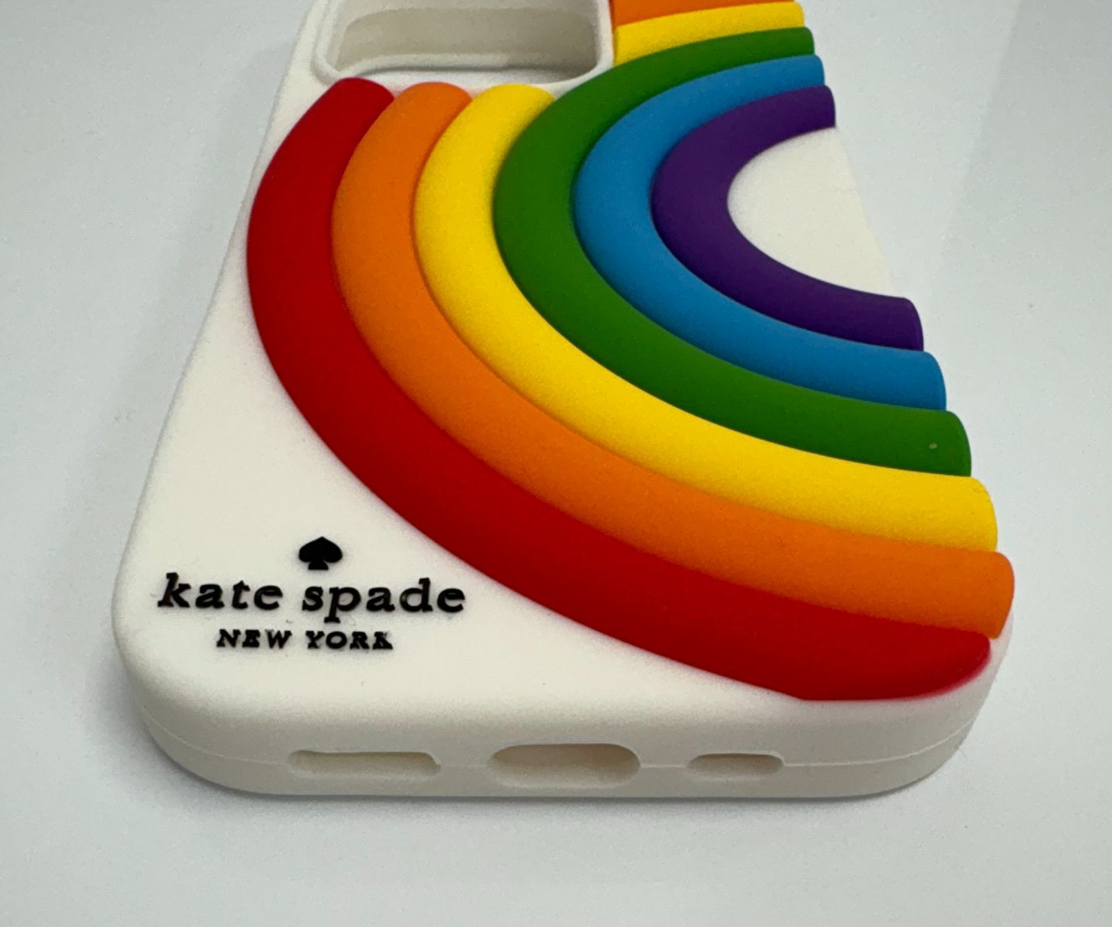 KATE SPADE セール ケイトスペード iPhone14 Pro レインボー 虹 立体的
