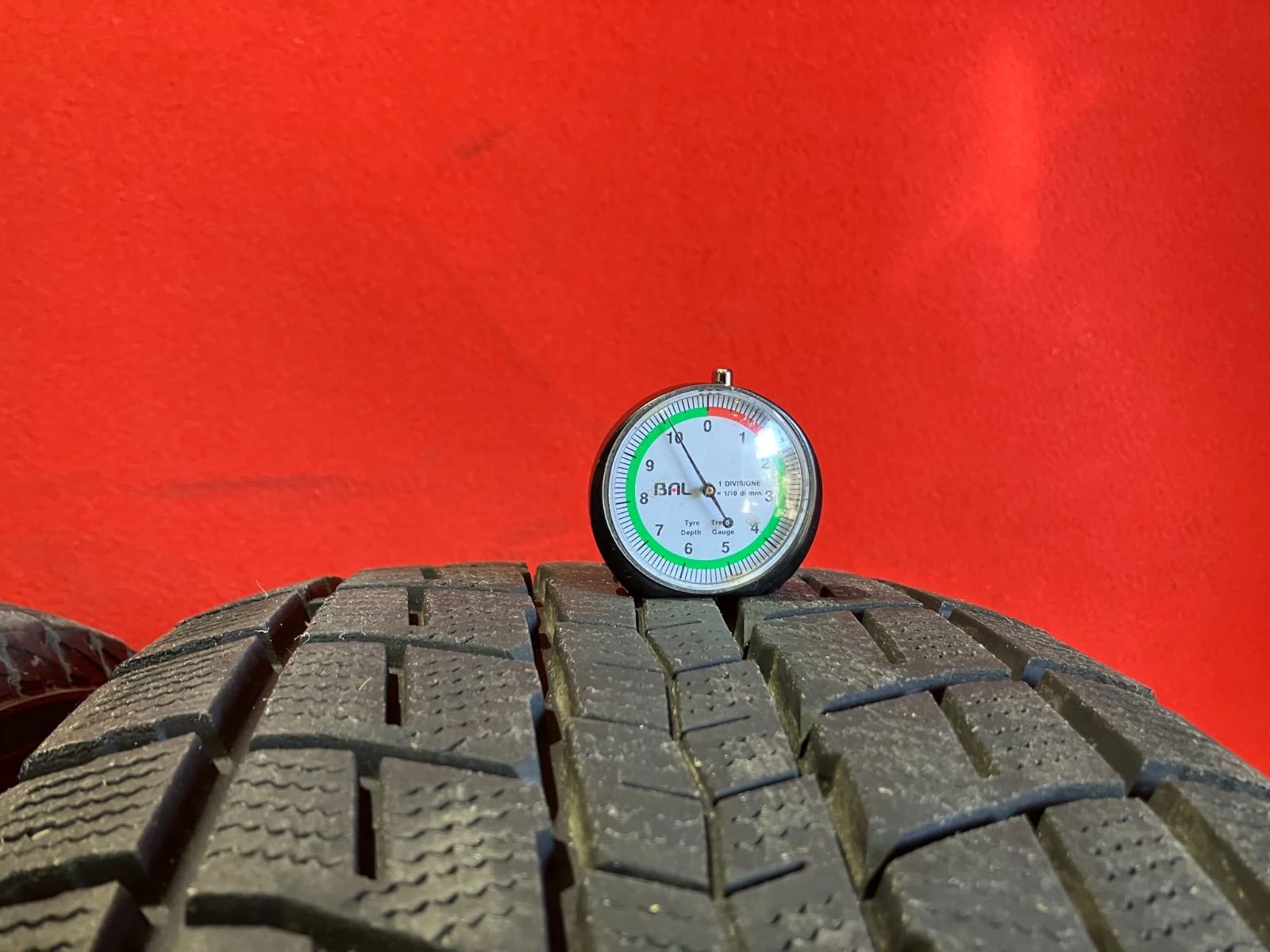 スタッドレスタイヤ